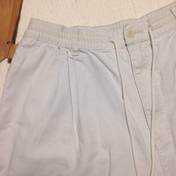 Eddie Bauer Shorts Ivory Drawstring Waist Zipper - Picture 2 of 8
